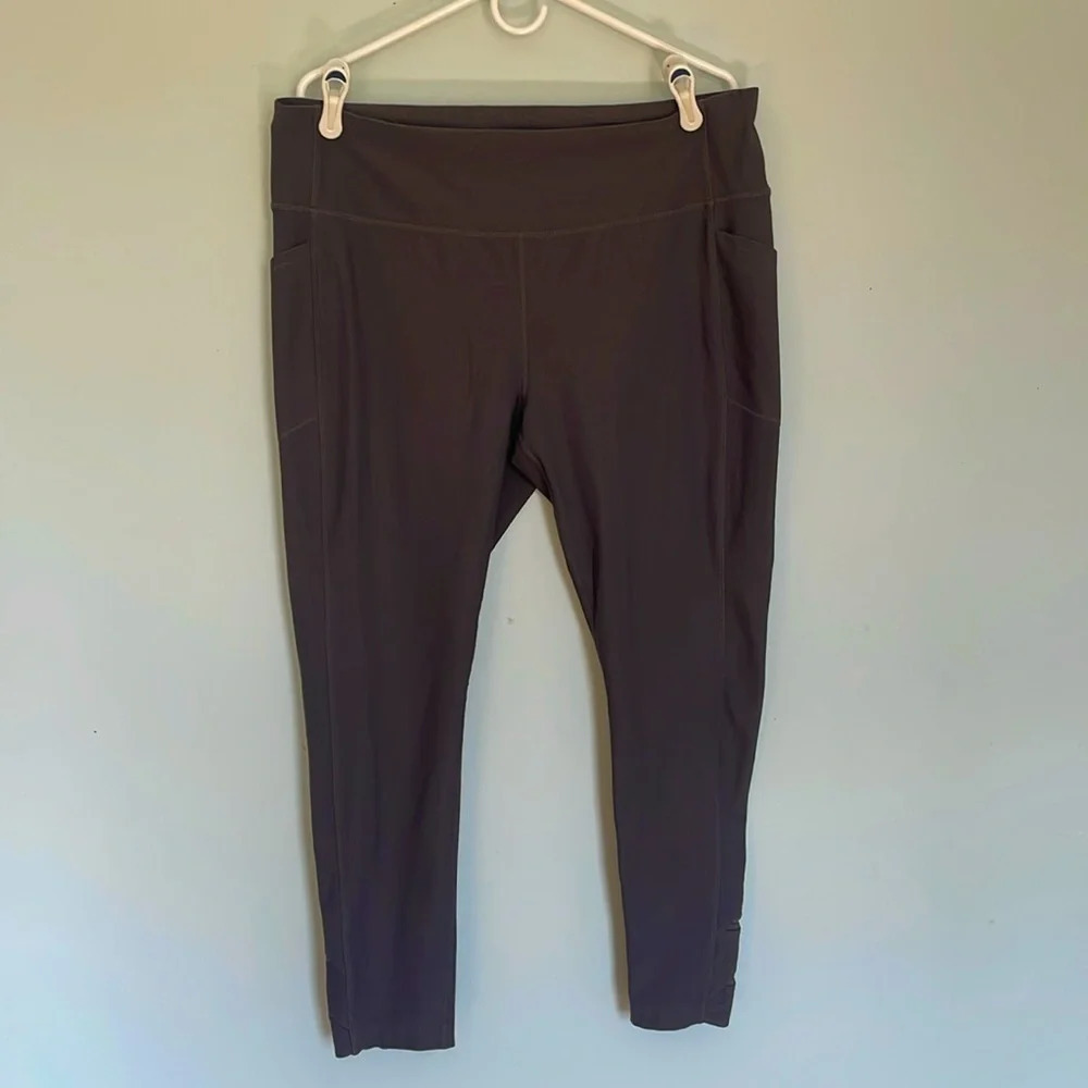 Mondetta Women’s athletic leggings XXL grey gray stretchy cutout mesh ankle